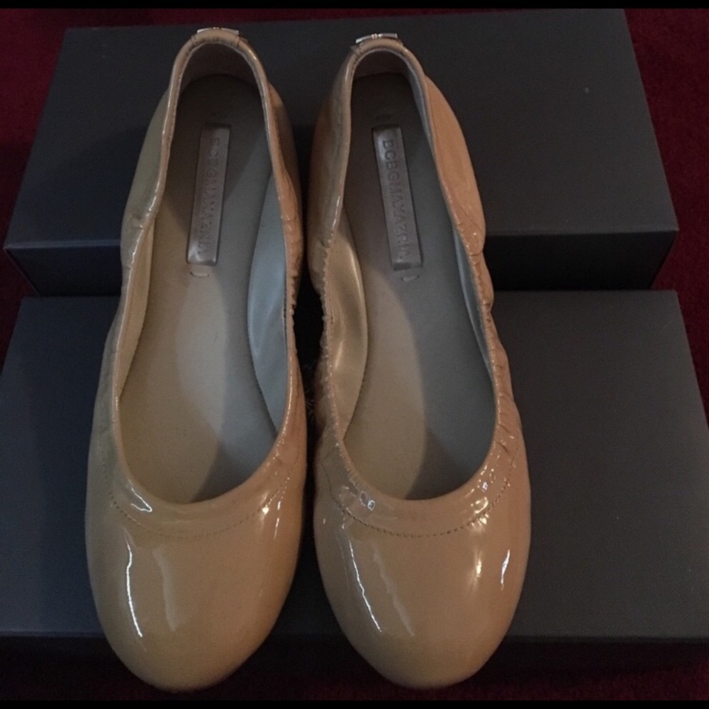 BCBG flats